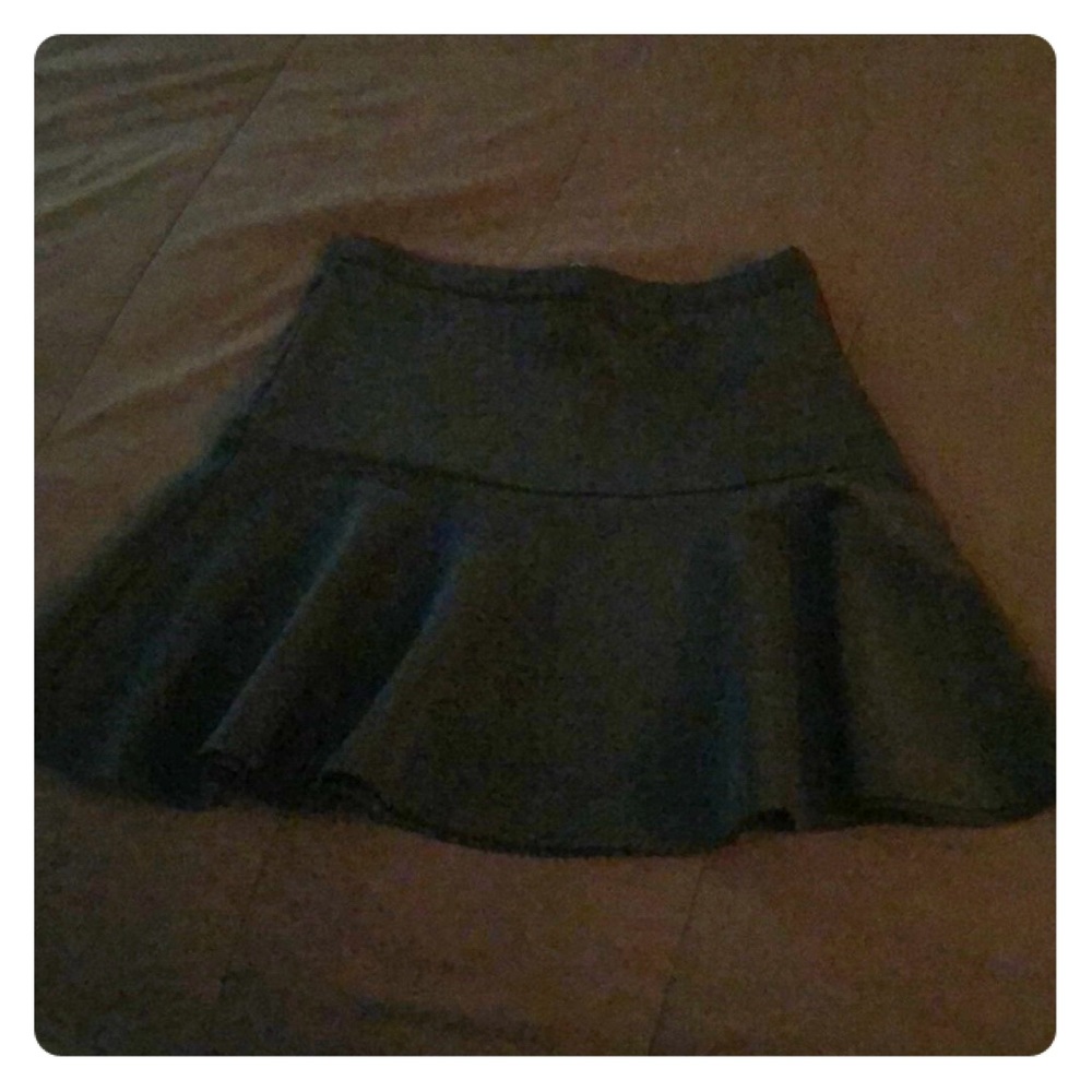 Cute black cheerleader shirt! With gold zipper